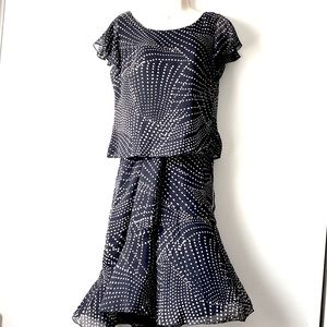 Adrianna Papell  Two piece dress set 100% Silk.     Size 6